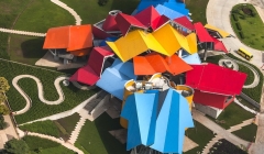 اوریگامی  فرانک گری  شبیه Biomuseo باز در پاناما سیتی