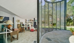 خانه ای تنها با استفاده مجدد از مخزن آب خانه ای تنها با استفاده مجدد از مخزن آب