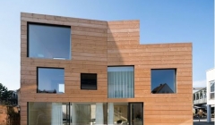 خانه ی Holzmassivhaus ساخته شده از چوب ساده