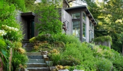 استودیوی هنر و یوگا در دامنه های سرسبز کالیفرنیا استودیوی هنر و یوگا در دامنه های سرسبز کالیفرنیا