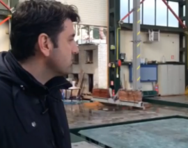 بازديد از ميز لرزه آزمايشگاه زلزله در دانشگاه آتن توسط تيم ٨٠٨