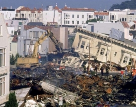 چرا در زلزله ساختمان‌ها فرو می‌ریزند؟