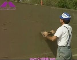 پاشیدن لایه ضد آب ملاتی بر روی استخر های قدیمی و ایجاد بستر صاف و صیقلی جدید