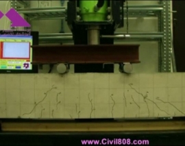 شکست برشی باسرعت پایین بارگذاری 4 نقطه ای (خمشی) 2 نمونه تیر بتنی بدون خاموت و ضعیف در برابر  برش و شکل گیری لحظه به لحظه ترک ها در تیرها در آزمایشگاه