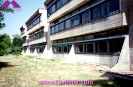 مجموعه عکس های رنگی  تکمیلی کتاب جداسازی لرزه ای دکتر کلی Mechanics of Rubber Bearings for Seismic and Vibration Isolation (2011) additional photographs of seismically isolated buildings بخش دوم