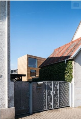 خانه ی Holzmassivhaus ساخته شده از چوب ساده