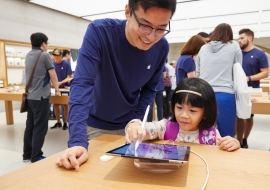 Apple Opens its First Flagship Store in Singapore