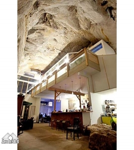 خانه ی  غاری   A Cave Dwelling